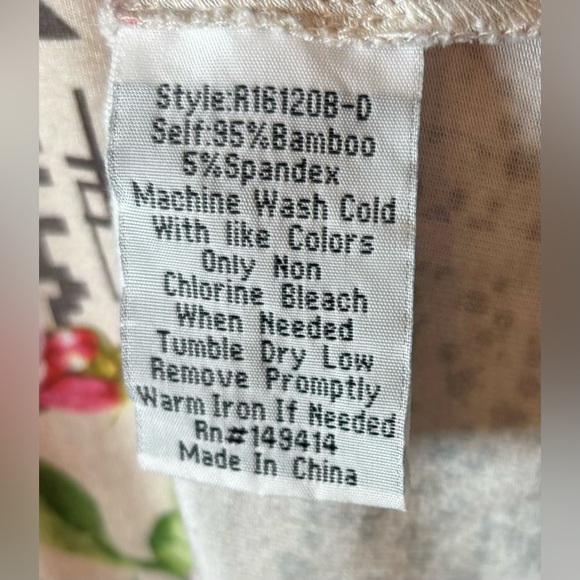 Johnny Was Multi Print Long Sleeved T- Shirt Size Medium - Picture 6 of 6